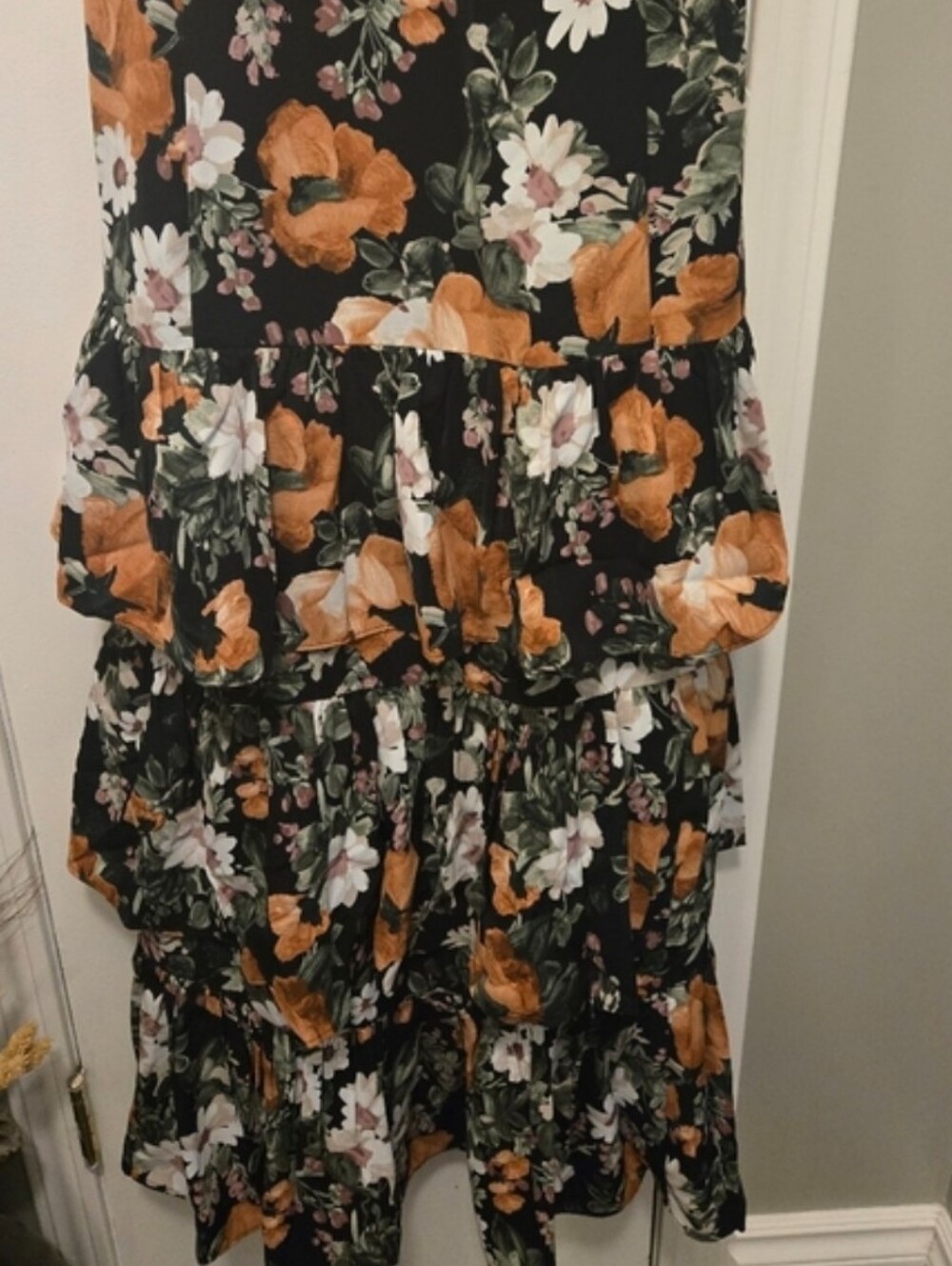 Abecrombie & Fitch Floral Drama Tiered Maxi Dress Size Medium Black & Floral - Picture 8 of 13
